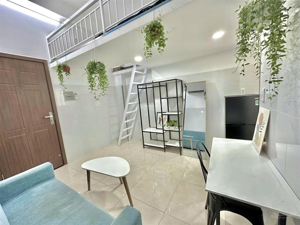 Chdv thang máy cửa sổ giếng trời to sáng thoáng gần ubnd phường gia định