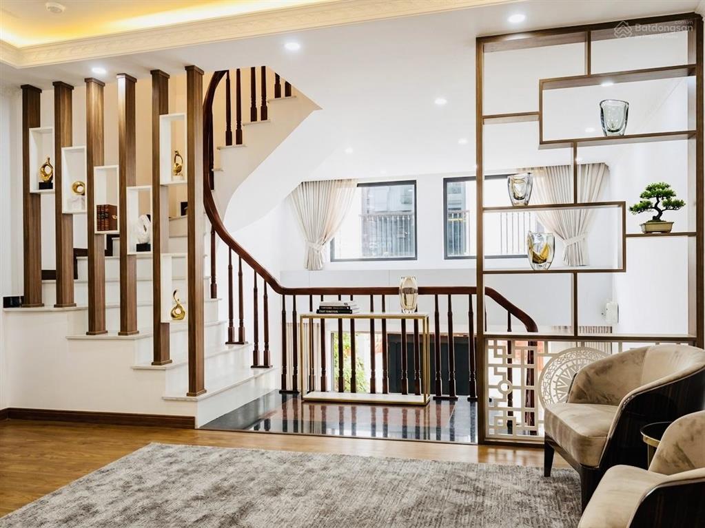 Vĩnh ninh  vĩnh quỳnh 55m2 5 tầng loang quanh 6 tỷ