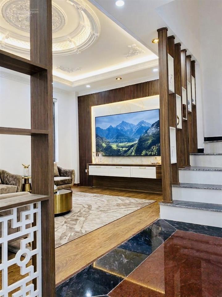 Vĩnh ninh  vĩnh quỳnh 55m2 5 tầng loang quanh 6 tỷ