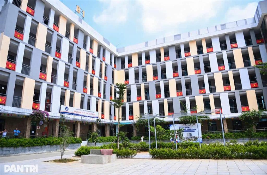 515m/150m thổ cư đối diện đhqg, cạnh ga metro chỉ 16 triệu/m