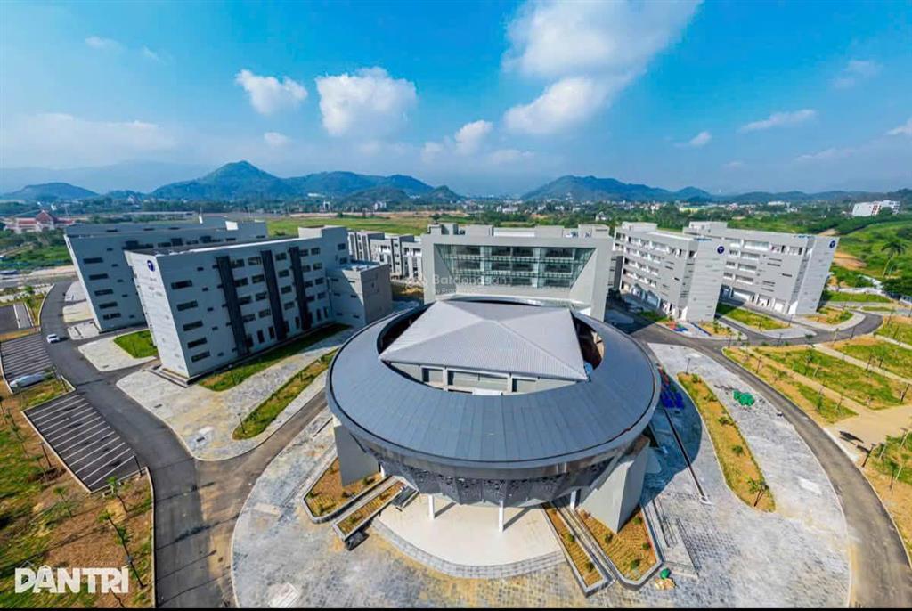 515m/150m thổ cư đối diện đhqg, cạnh ga metro chỉ 16 triệu/m