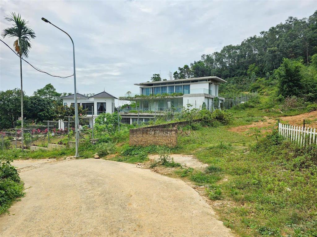 1125m² gần hồ phú mãn, xung quanh nhiều villa homestay
