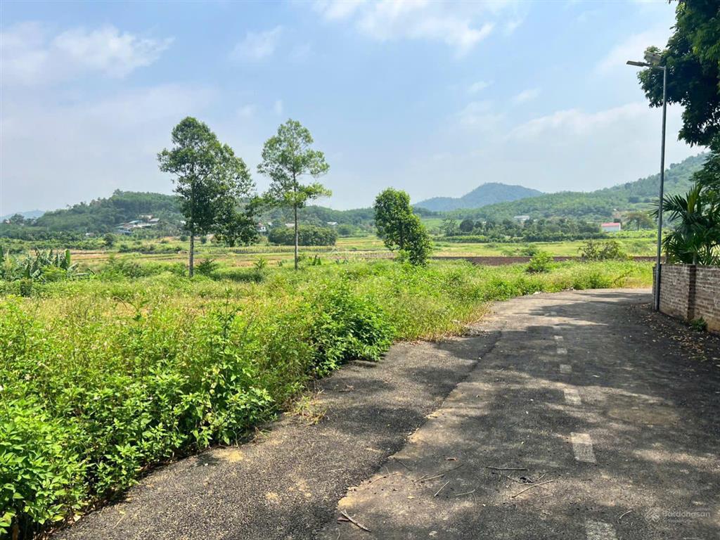 Bán 1430m2/200m2 thổ cư đối diện trường spring hill đông xuân, view đẹp