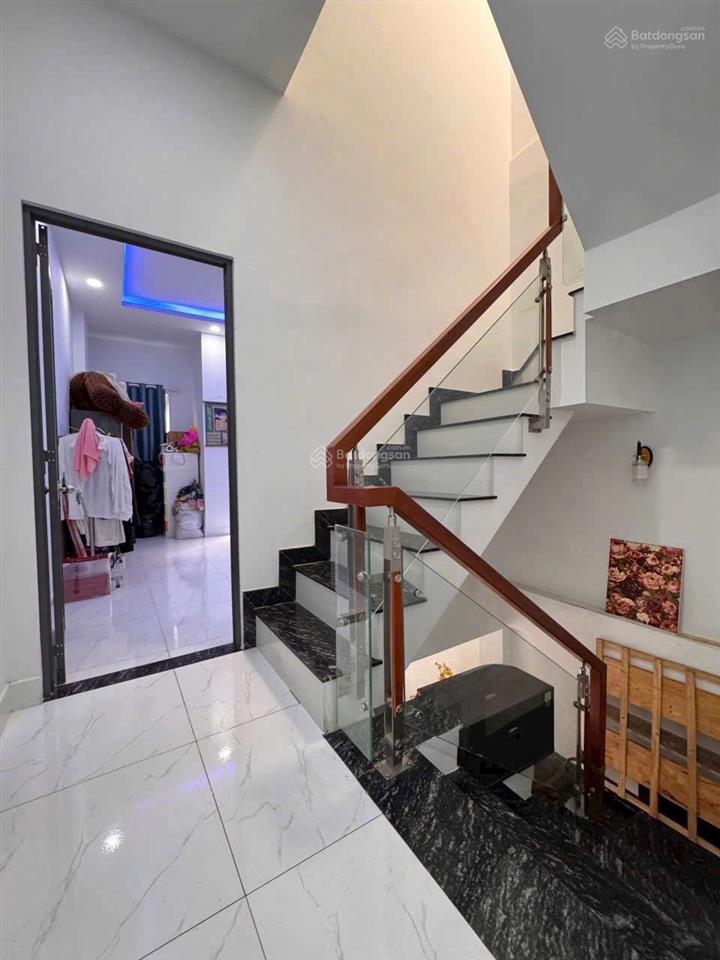 Kẹt tiền cần bán căn nhà bông văn dĩa, bình chánh. shr