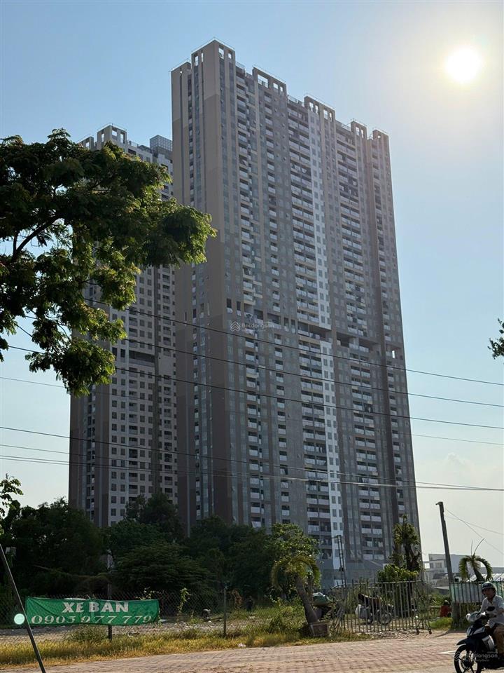 Cần bán căn hộ 2pn  giá 2,5 tỷ/căn, view hồ bơi, bàn giao full nội thất, nhận nhà vào t5/2026