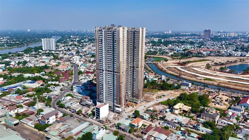 Cần bán căn hộ 2pn  giá 2,5 tỷ/căn, view hồ bơi, bàn giao full nội thất, nhận nhà vào t5/2026