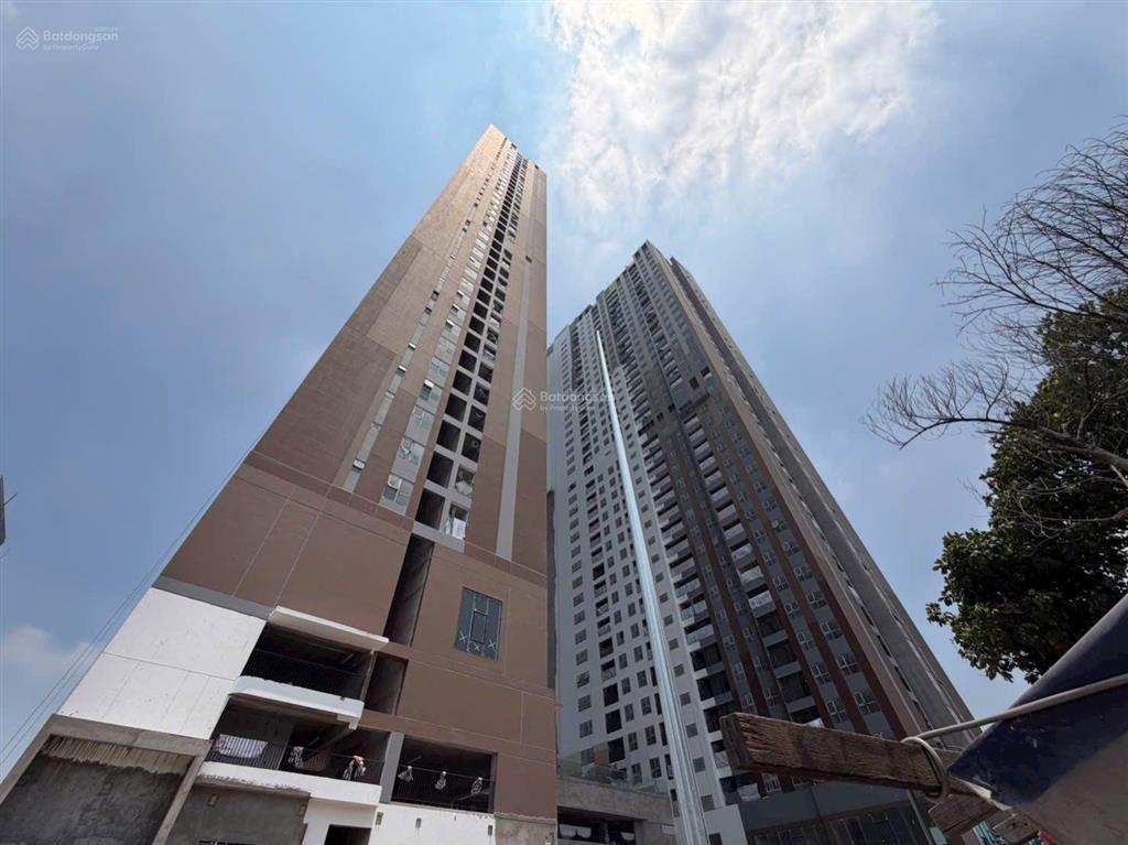 Cần bán căn hộ 2pn  giá 2,5 tỷ/căn, view hồ bơi, bàn giao full nội thất, nhận nhà vào t5/2026