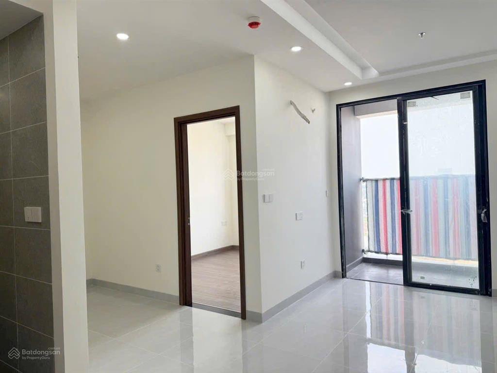 Cần bán căn hộ 2pn  giá 2,5 tỷ/căn, view hồ bơi, bàn giao full nội thất, nhận nhà vào t5/2026