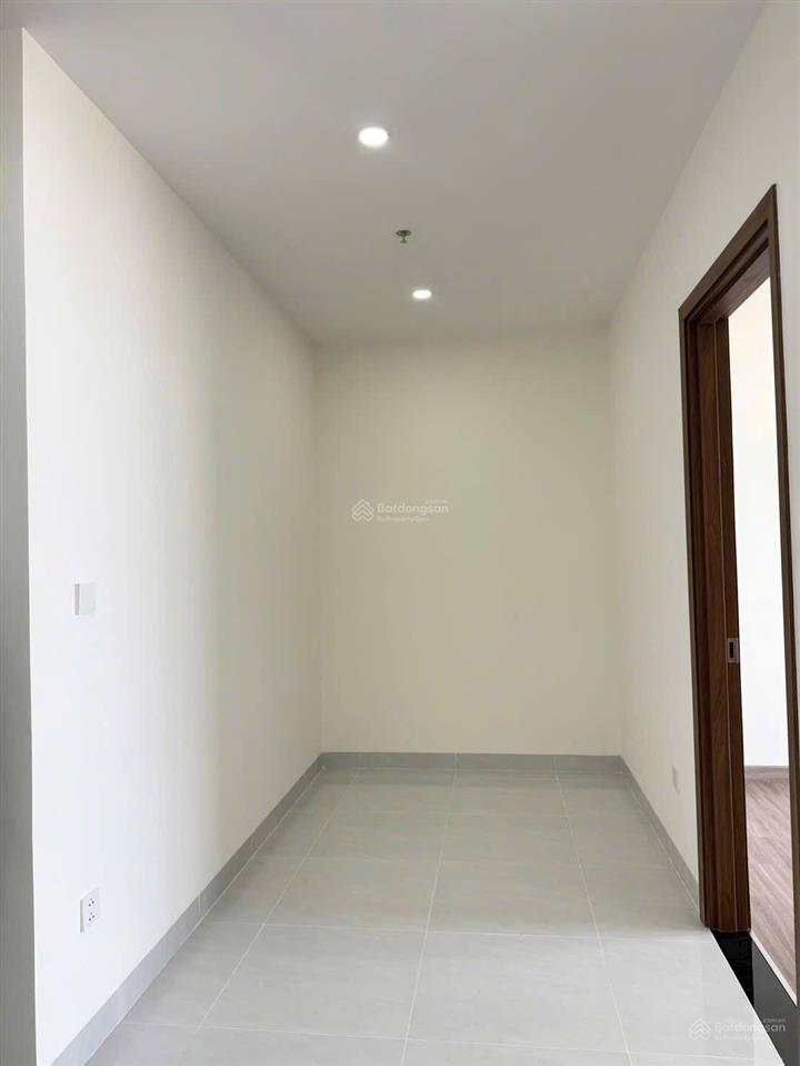 Giá 2,4 tỷ 2pn,2wc (63m2)  căn hộ a&t sky garden  sát vách sài gòn