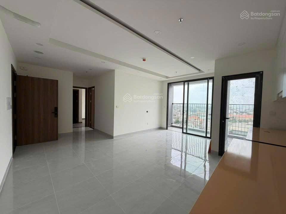 Giá 2,4 tỷ 2pn,2wc (63m2)  căn hộ a&t sky garden  sát vách sài gòn