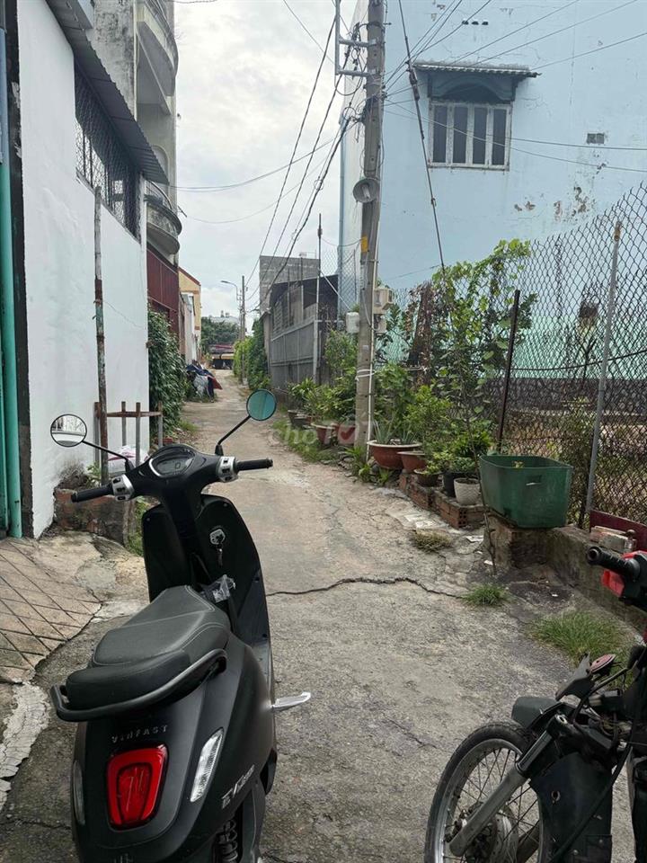 nhà mới ở liền diện tích rộng-hẻm xe hơi-sát Tân Bình, gần Emart2,3 PN