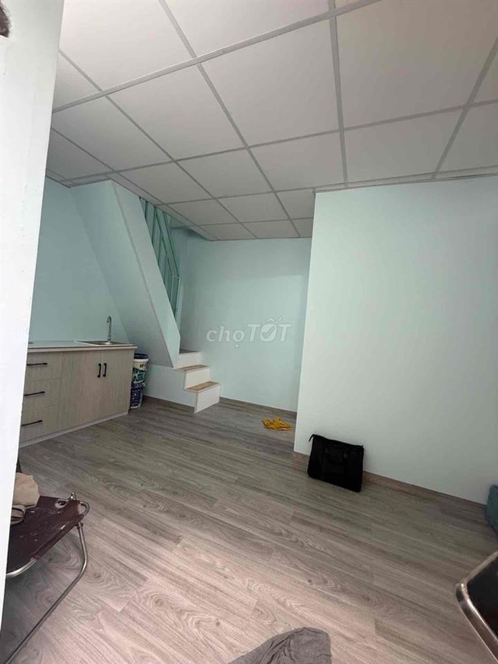 Nhà nhỏ sổ hồng riêng- gần siêu thị Emart2, cách hẻm xe hơi vài bước.