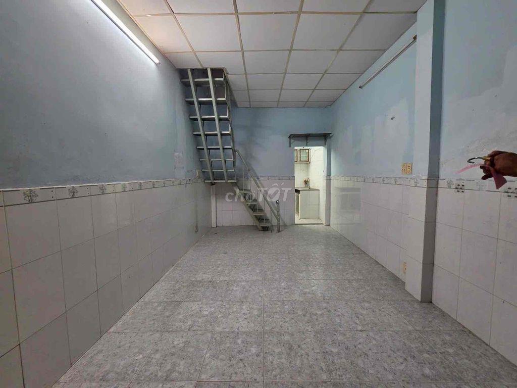 Sát bên Gò Vấp- Tân Bình. nhà nhỏ đủ công năng-