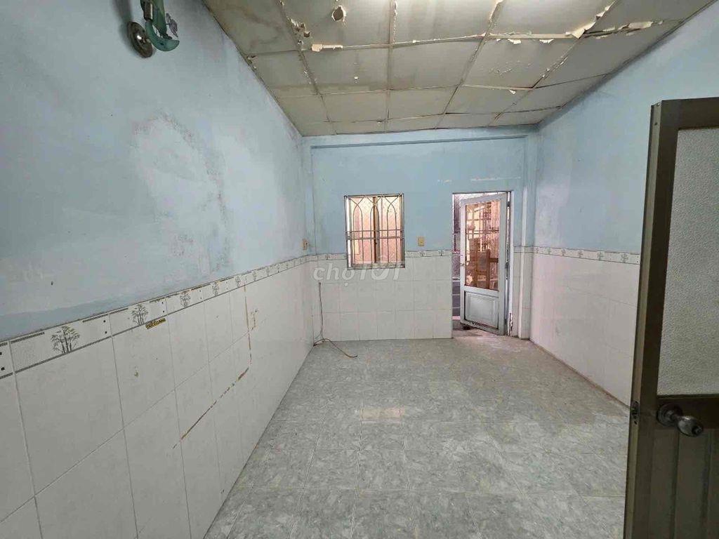 Sát bên Gò Vấp- Tân Bình. nhà nhỏ đủ công năng-