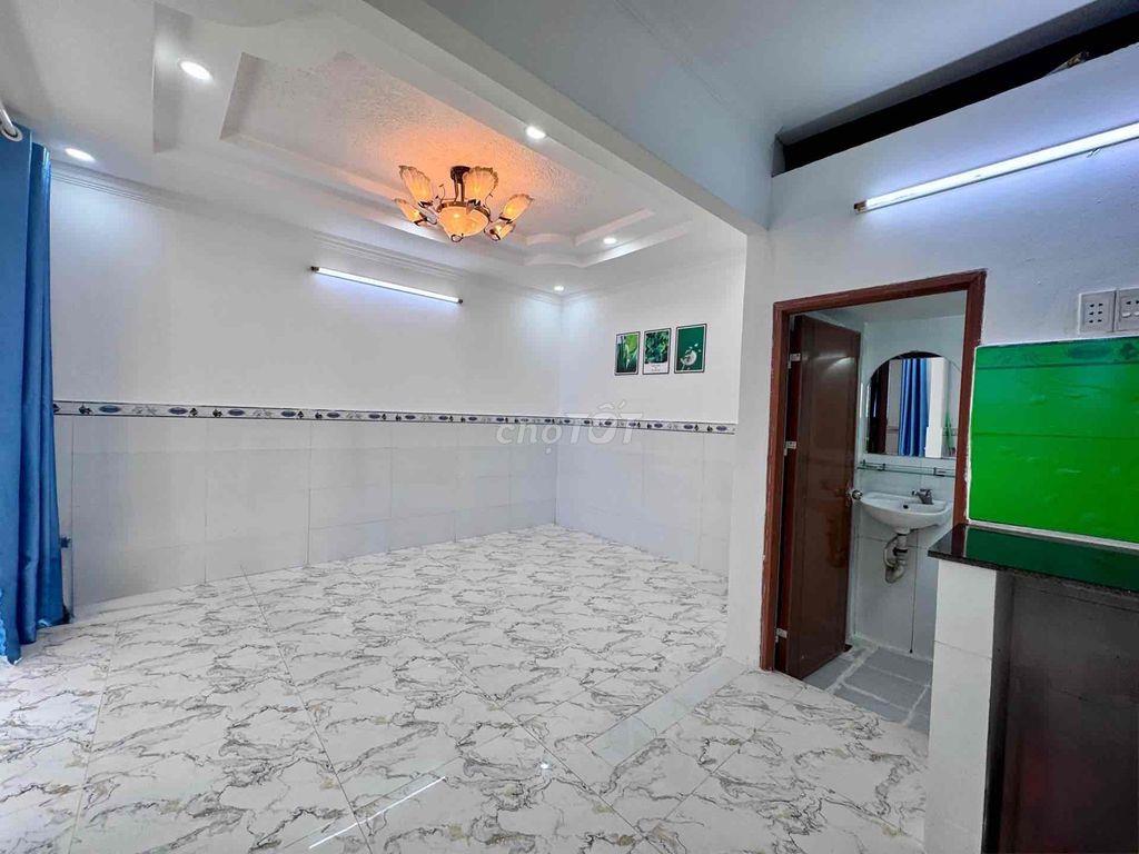 Nhà nhỏ phù hợp gia đình nhỏ, gần hxh. gần chợ, nhà thờ Thạch Đà