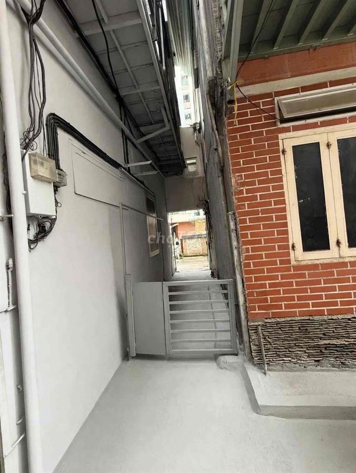 NHỈNH 2TỶ, CÁCH HXH 30M, SHR, SẴN DÒNG TIỀN