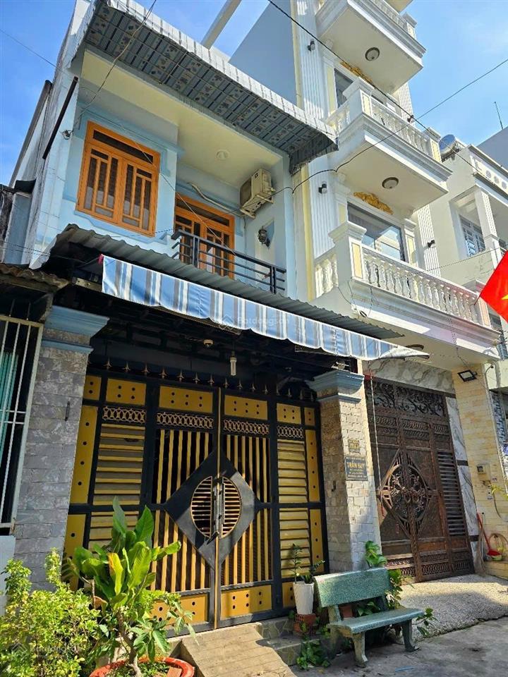 Bình tân nhà 2 tầng giá 4.6tỷ
#403
62m2)
kết cấu  gồm 2 lầu 4 pn, 4wc,sân thượng trước s