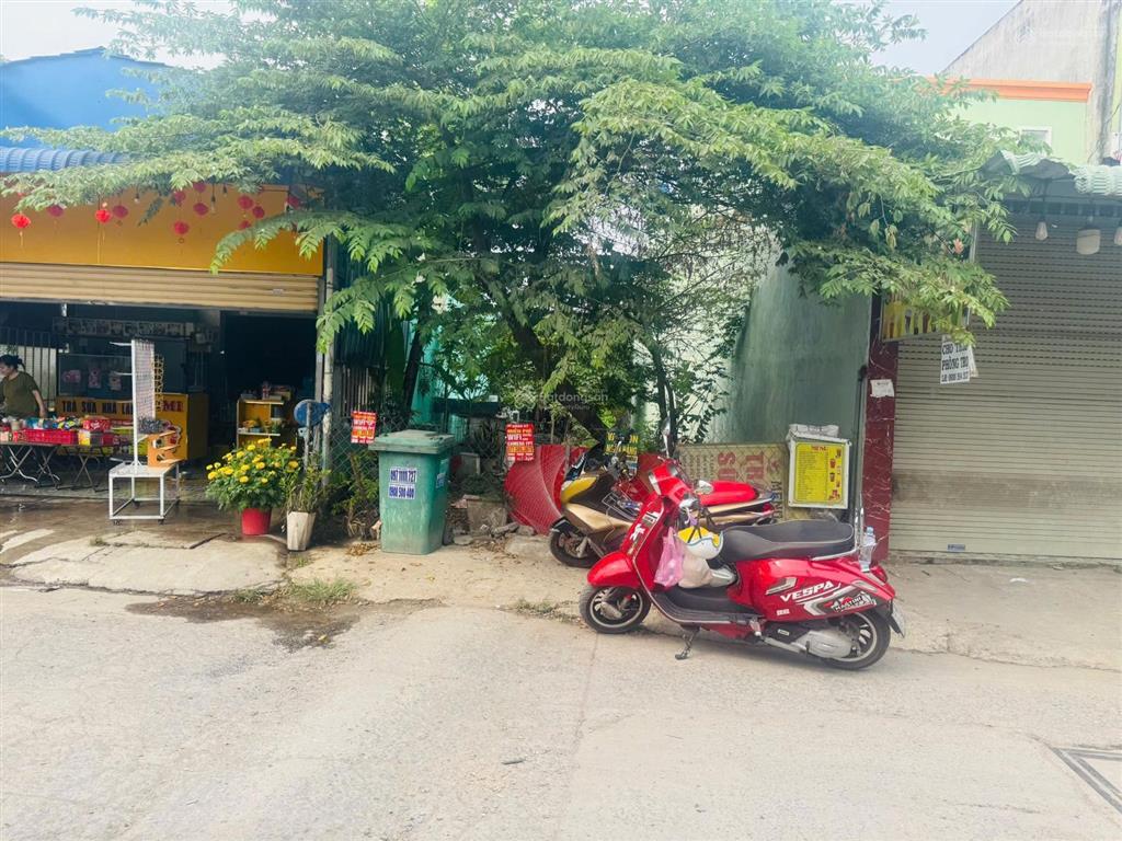 Bán đất 1 sẹc tỉnh lộ 10 ngay cửa kcn tân đức 5x25m, full thổ cư sổ hồng riêng vị trí