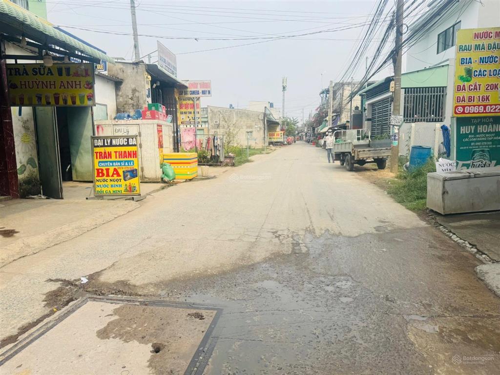 Bán đất 1 sẹc tỉnh lộ 10 ngay cửa kcn tân đức 5x25m, full thổ cư sổ hồng riêng vị trí