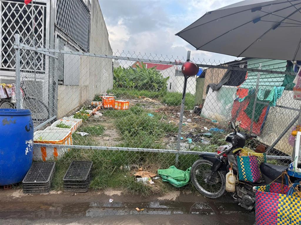 Cần bán gấp lô đất thổ cư vị trí đẹp, vuông vắn tại ấp bình tiền 1, đức hòa long an