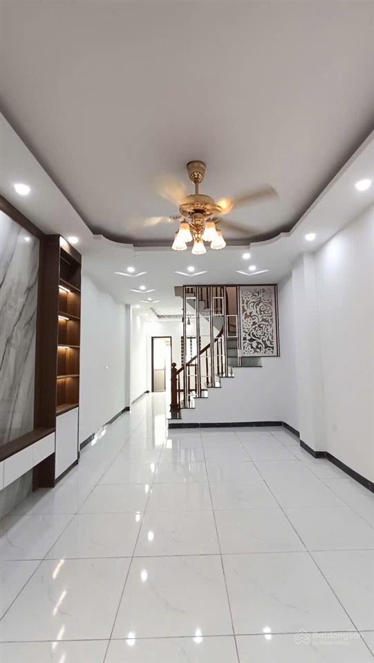 Cho thuê nhà 3 tầng dành cho gia đình