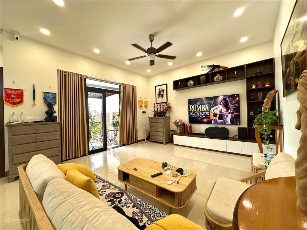 Cho thuê bt tại khu đô thị mới dương nội, 155 triệu, 212 m2, 3pn, 3wc, nhiều tiện ích