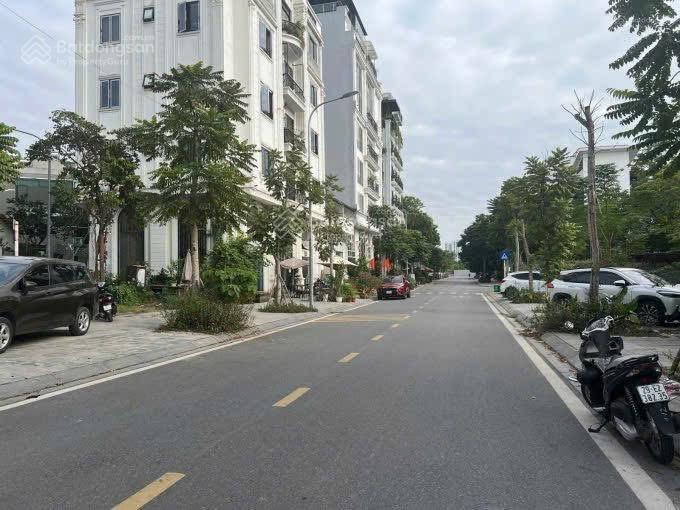 Cậu em hàng xóm gửi bán đất đẹp phân lô quân đội ngọc thụy dt 52m khu phân lô quân đội, v