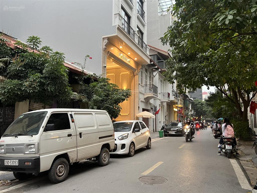 Bán toà nhà 9 tầng thang máy phố hoàng cầu  mặt tiền 7m lô góc  giá hợp lý