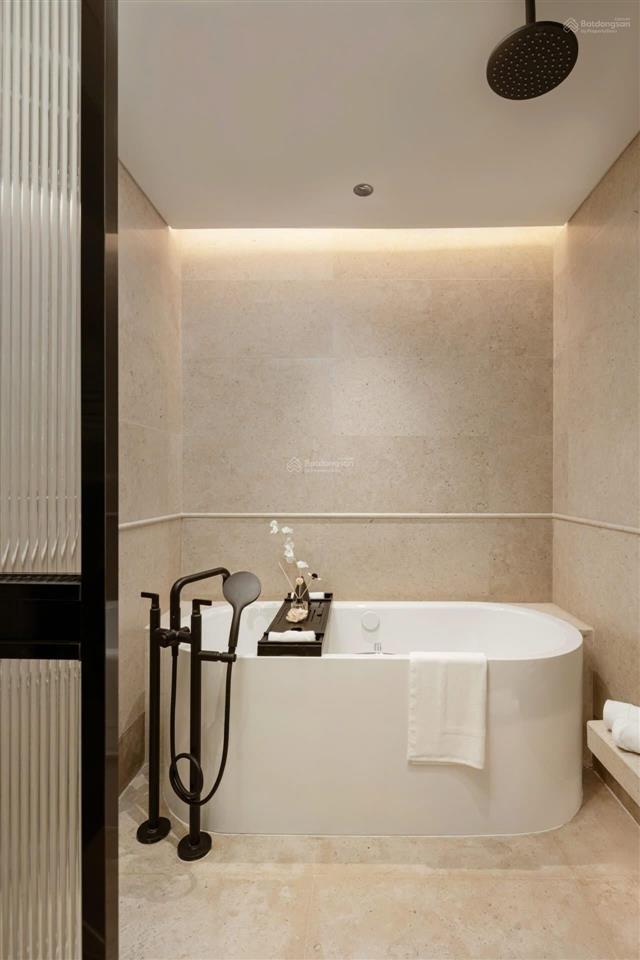 Độc quyền căn 3pn giá tốt nhất thị trường. bàn giao full nội thất. nắm key chính chủ. nhà mới 99,9%