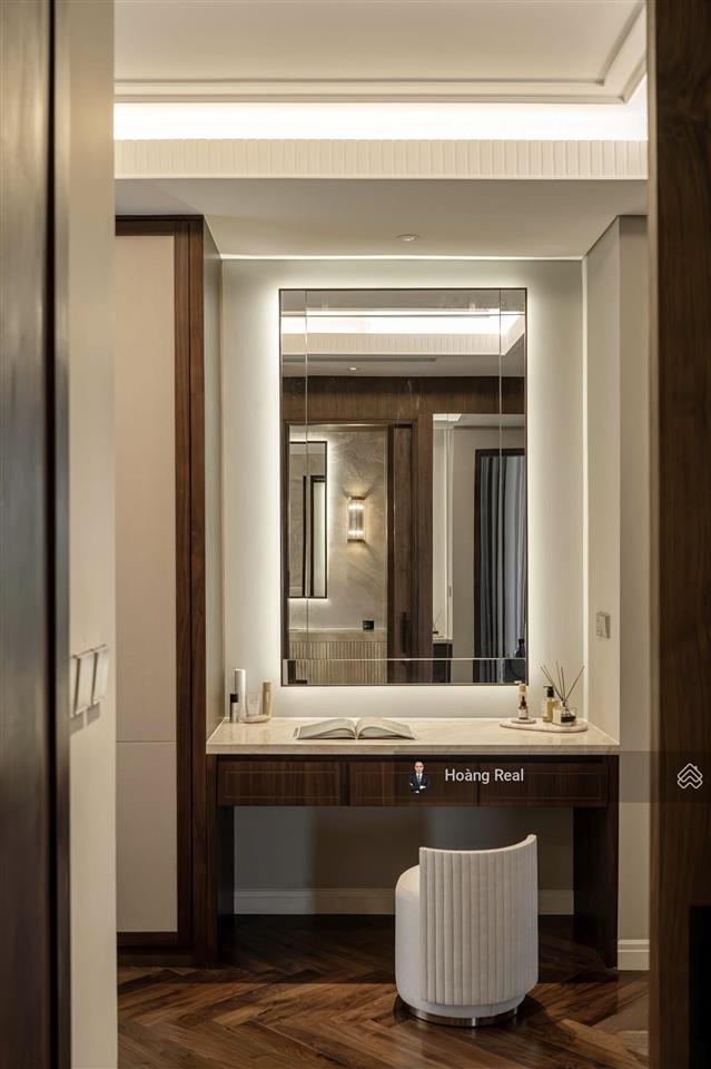 Bán nhanh  biệt thự vinhome tân cảng 275m2 đất  650m2 sử dụng  full nội thất ý 100%  đã có sổ