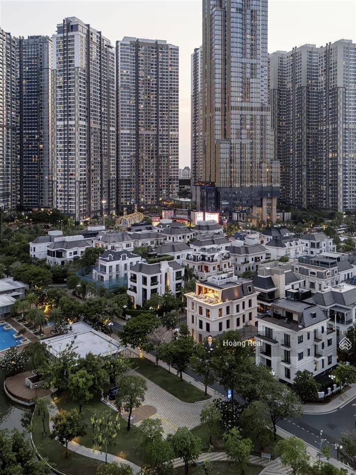 Nổi bật  căn biệt thự vinhomes tân cảng 300m2  đã có sổ, gia chủ bàn giao full nội thất ý