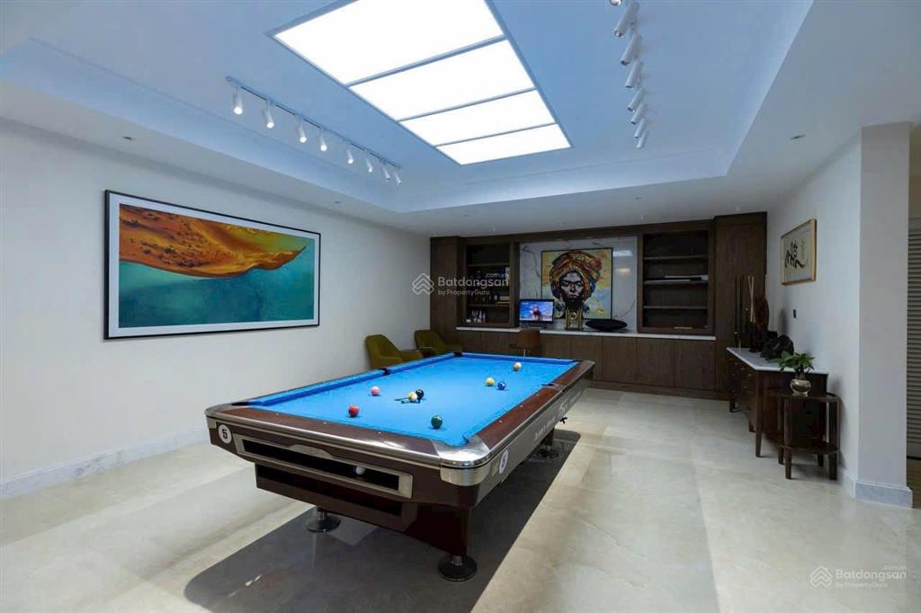 Nổi bật! cho thuê dinh thự xd 675m2 có hồ bơi riêng  full nội thất tại khu chateau pmh