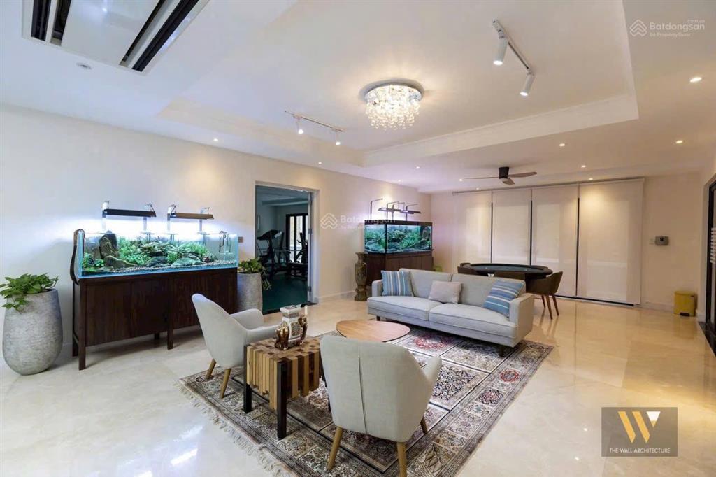 Nổi bật! cho thuê dinh thự xd 675m2 có hồ bơi riêng  full nội thất tại khu chateau pmh