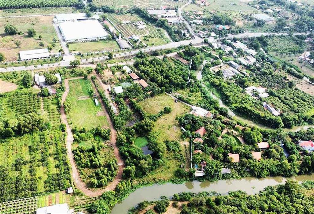 Bán đất 7000m2 giáp sông tại xuyên mộc, 14,5 tỷ vnd, mặt tiền 50m, 60 m mặt sông pháp lý đầy đủ
