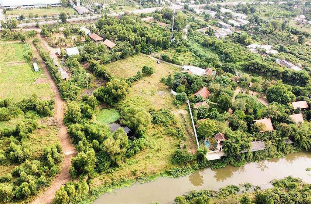 Bán đất 7000m2 giáp sông tại xuyên mộc, 14,5 tỷ vnd, mặt tiền 50m, 60 m mặt sông pháp lý đầy đủ