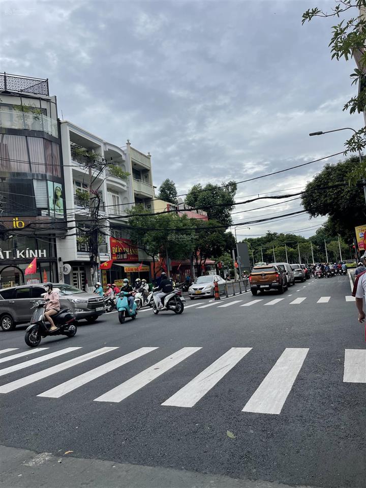 Giảm 3 tỷ cho căn góc 2 mặt tiền trung tâm quận 4