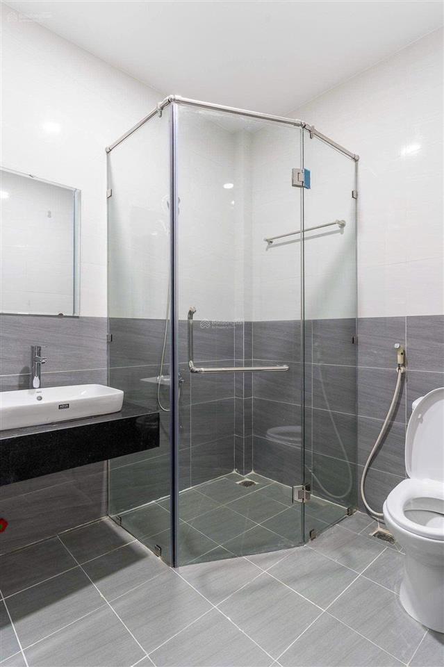 Thuê căn hộ 1pn ban công 50m2 rộng rãi nam kỳ khởi nghĩa gần chùa vĩnh nghiêm