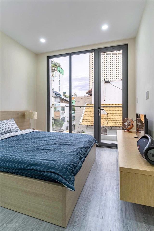 Thuê căn hộ 1pn ban công 50m2 rộng rãi nam kỳ khởi nghĩa gần chùa vĩnh nghiêm