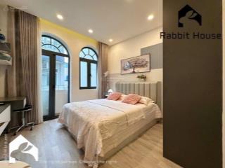 Cho thuê căn hộ ban công full nội thất cao cấp ngay cầu lê văn sỹ gần ga sài gòn, bờ kè hoàng sa