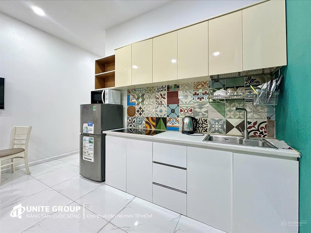 Căn hộ 1 phòng ngủ bancon trục đường bến vân đồn siêu đẹp, gần cầu khánh hội, calmette