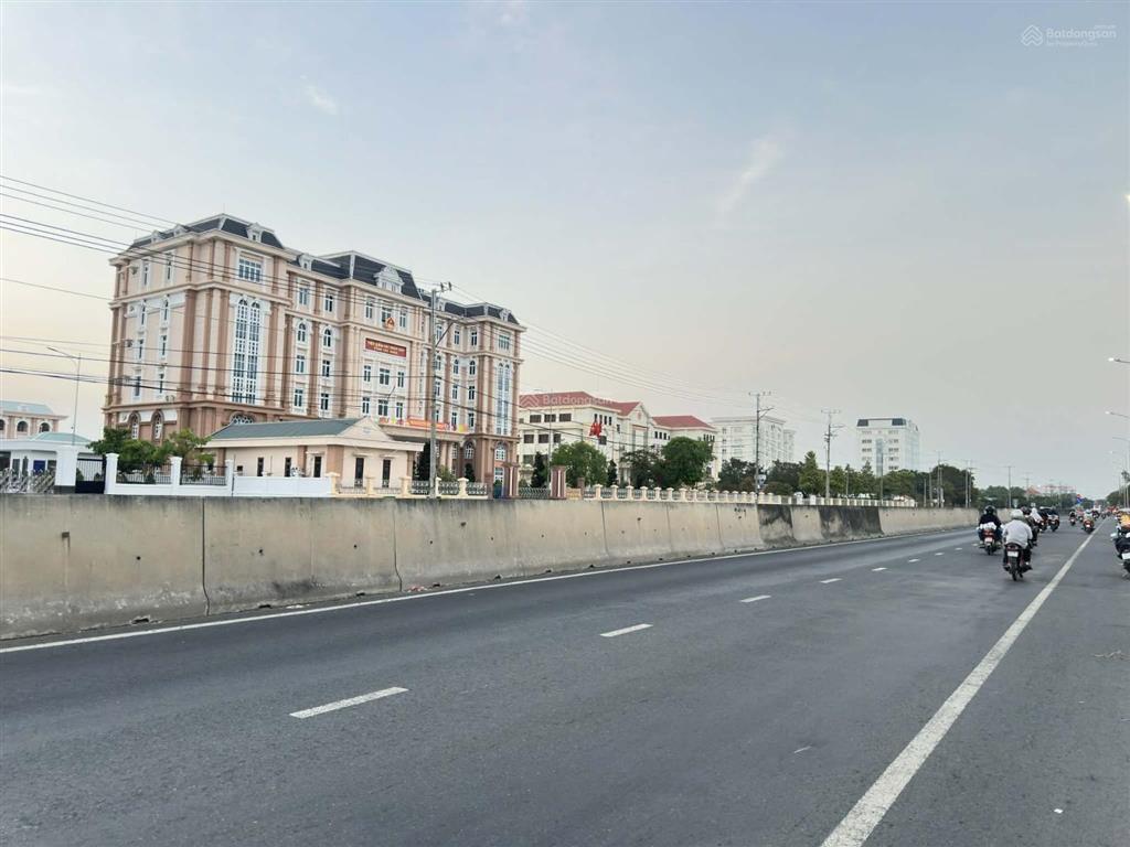 Hạ giá sock  1,15 tỷ  106m2 full thổ  đất phường 6 tp.tân an gần aeon mall tân an