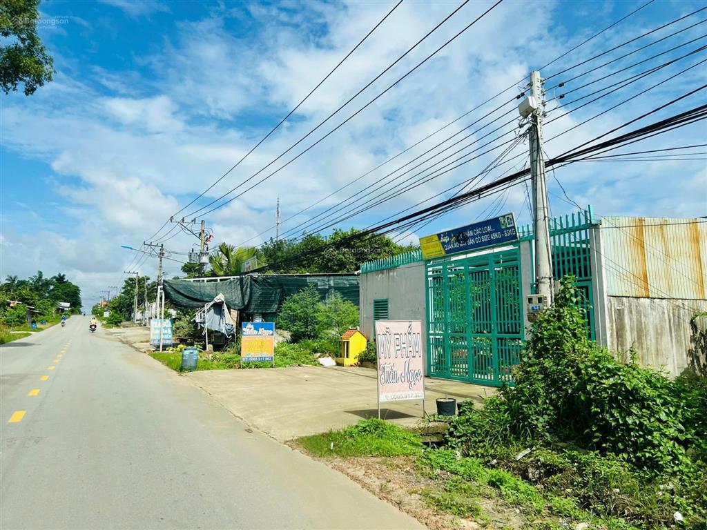 Chủ ngộp gửi bán lô đất  gốc 2 mt  100m2 sau lưng là công viên  đất tphcm