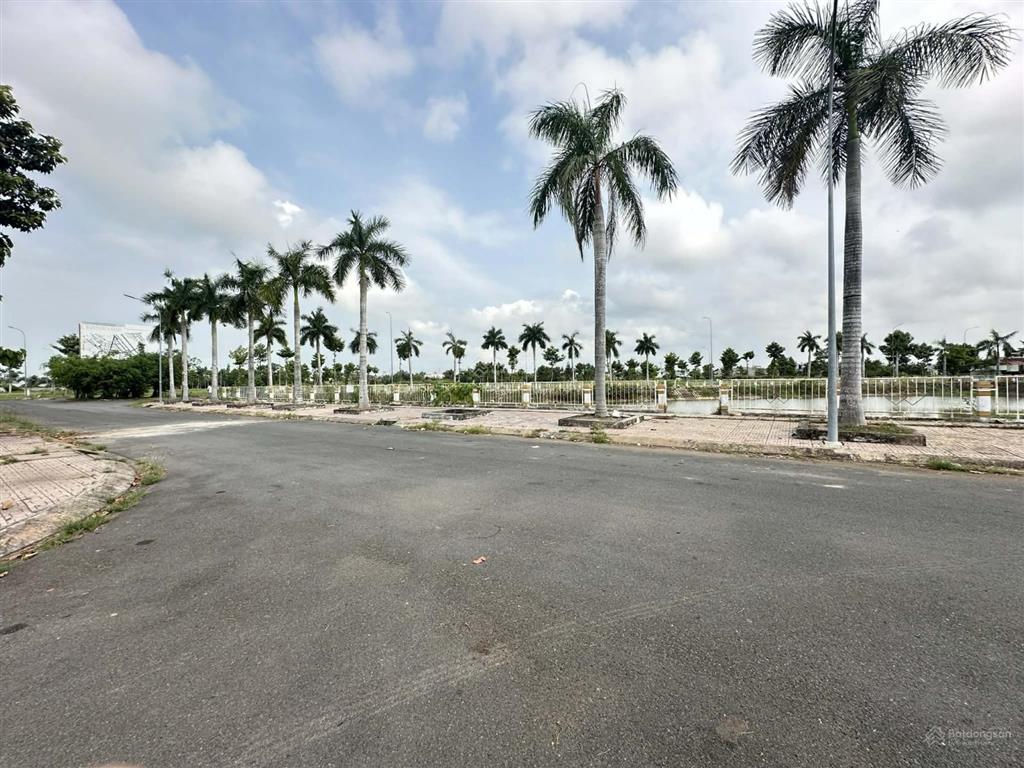 Mua đất kinh doanh quán gì cũng ok  100m2 đất 5x20  bao đẹp  view hồ sinh thái
