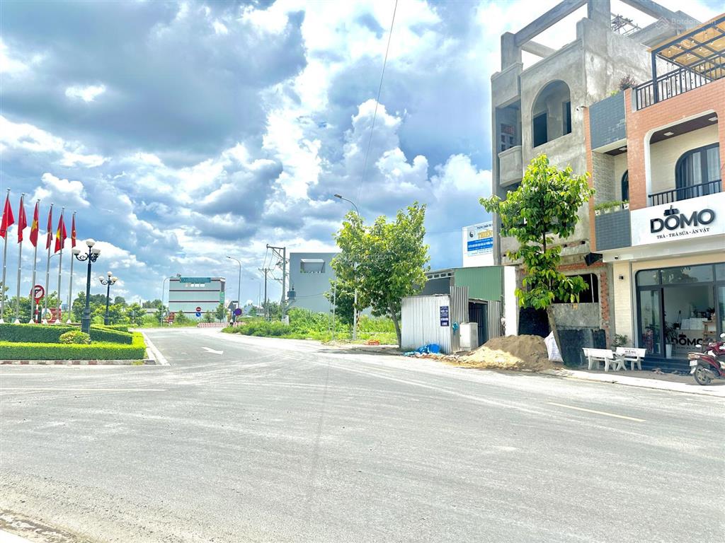 Mua đất kinh doanh quán gì cũng ok  100m2 đất 5x20  bao đẹp  view hồ sinh thái