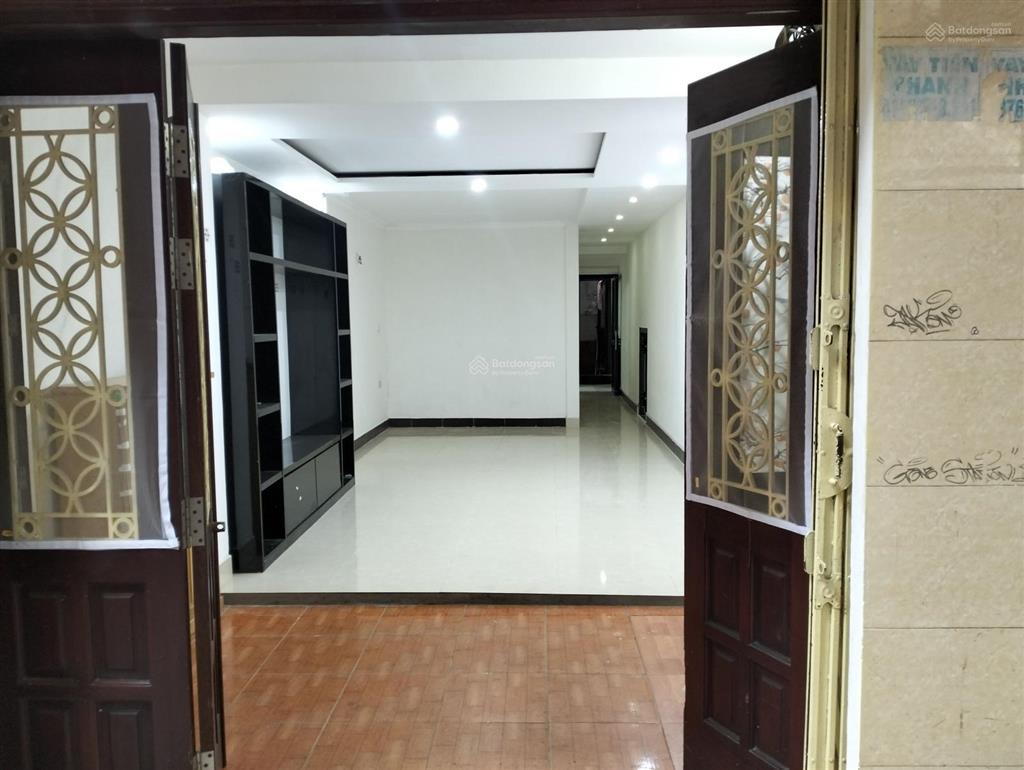 Cho thuê cc 1pn, 1wc, 45m2 tại ngõ 260 ngách 2 nhà số 6 phố đội cấn, giá cực chất 8,5 triệu vnd
