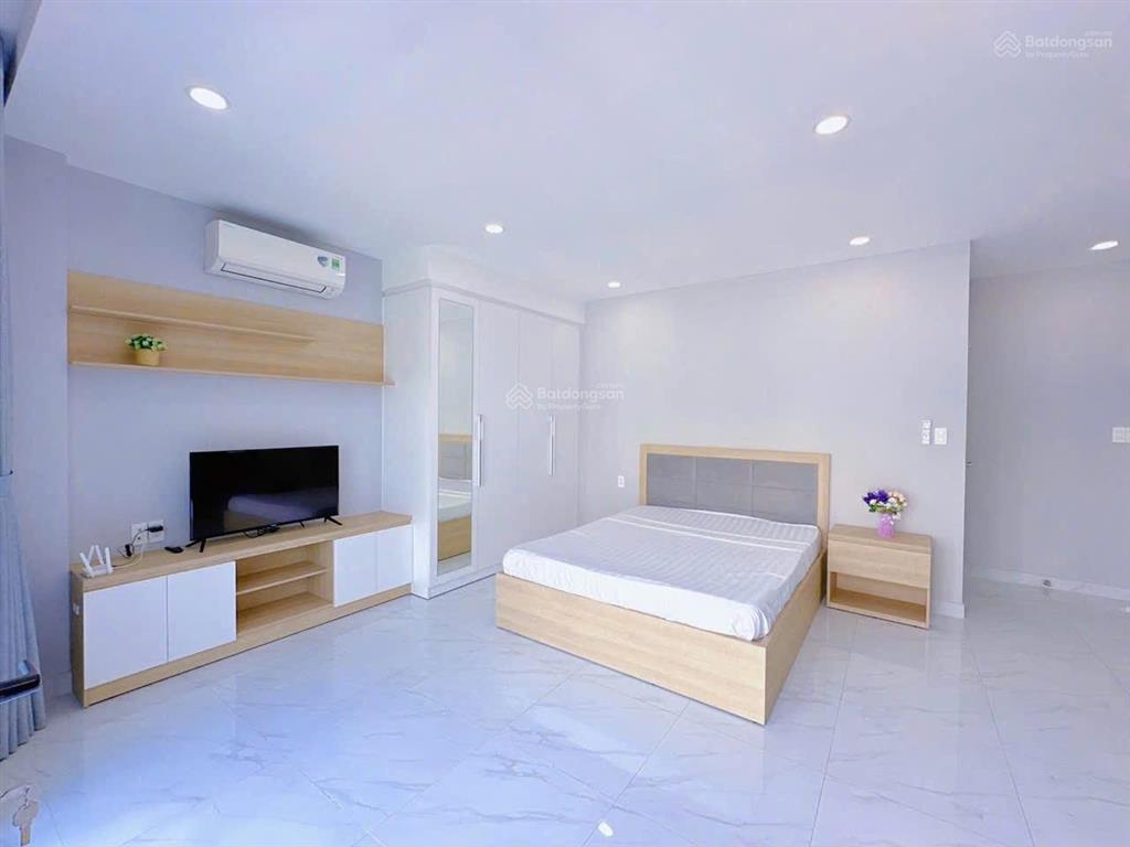 Căn hộ studio full nội thất 30m2 cách mạng tháng 8, quận 10  trống sẵn chỉ cần xách vali vào ở
