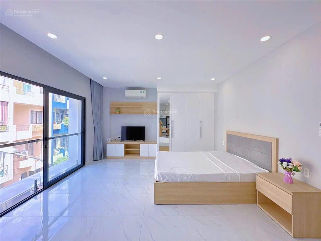 Căn hộ studio full nội thất 30m2 cách mạng tháng 8, quận 10  trống sẵn chỉ cần xách vali vào ở