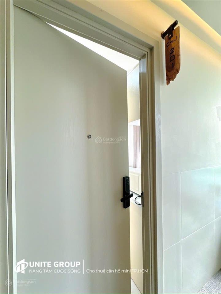 Căn hộ studio ban công thoáng mát full nội thất trần hưng đạo ,quận 1, gần cầu nguyễn văn cừ