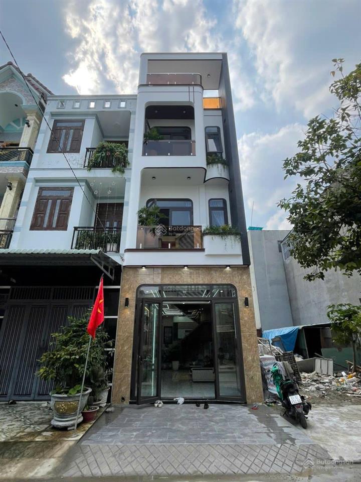 Bán nhà 3 lầu gần vincom 550 phường bình hòa  tp hcm dt sàn 190m² giá 5.9 tỷ có tl hỗ trợ vay