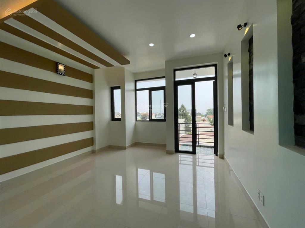 Nhà 1 trệt 2 lầu giáp ql 1k, phường đông hòa  tp hcm sân ô tô, 3pn, dt 74m2 giá 4.95 tỷ tl